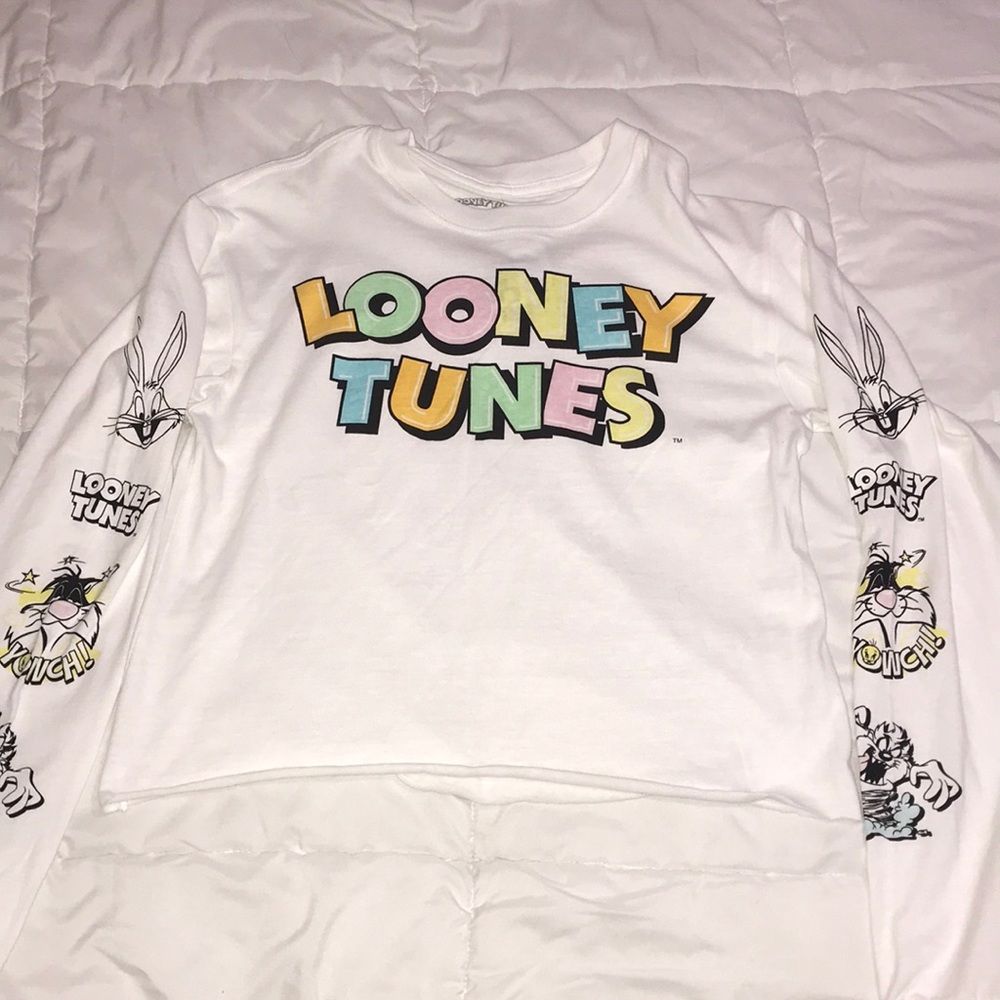 “Looney Tunes” long sleeve crop top